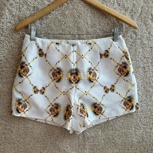 Peacebird Casual Short with Gold Chain & Feather print Womens Size M